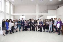 Գեղարքունիքի մարզպետ Կարեն Սարգսյանը շնորհավորեց մարզպետարանի կին աշխատակիցներին