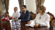 Գեղարքունիքի մարզպետ Կարեն Սարգսյանն ընդունեց Հայաստանի Հանրապետությունում Ֆրանսիայի արտակարգ և լիազոր դեսպան Օլիվիե Դըկոտինյիին Գեղարքունիքի մարզպետ Կարեն Սարգսյանն ընդունեց Հայաստանի Հանրապետությունում Ֆրանսիայի արտակարգ և լիազոր դեսպան Օլիվիե Դըկոտինյիին